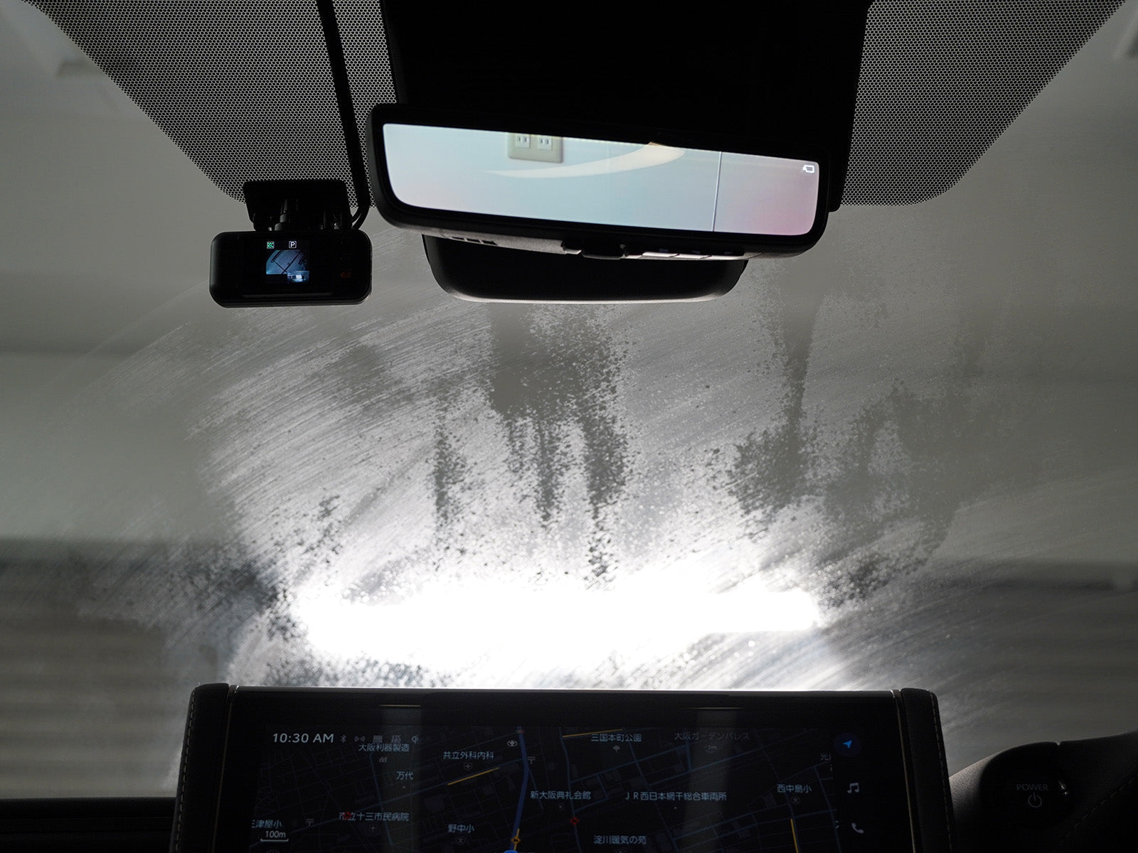 ガラスのくもり、原因は汚れ。ガラスリセットコンパウンドで透明復活